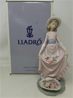 Lladro lady with flowers in original box