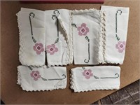 Lot of 6 vintage cross stitched linen napkins