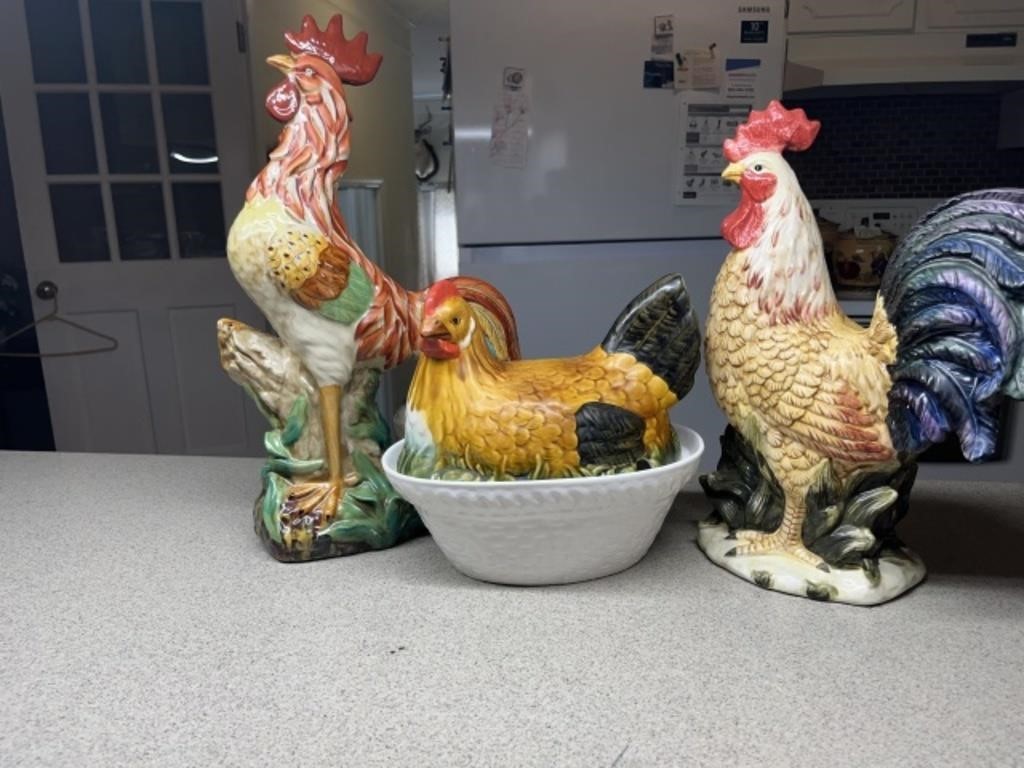 Rooster and chicken kitchen decor