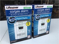 2 New Lifesaver co/gas alarm. AC plug-in with
