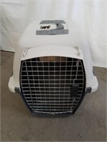 Large pet carrier 17x 18 x 27 inches
