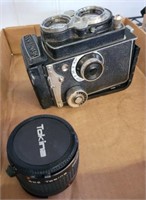 VINTAGE YASHICA 635 CAMERA