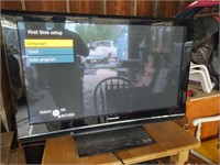 Panasonic HDMI flat screen dumb tv front and back