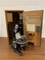 Leitz petrographic polarizer/analyzer  microscope