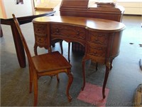 Vintage Kidney Bean Desk w/Accompanied Chair