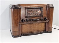 WESTINGHOUSE TABLE TOP RADIO