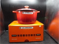 Le Creuset 5-1/2 Qt. Round Deep Dutch Oven NIB