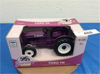 Ertl Ford 9N, The Survivor Tractor, WF, 1/16 scale