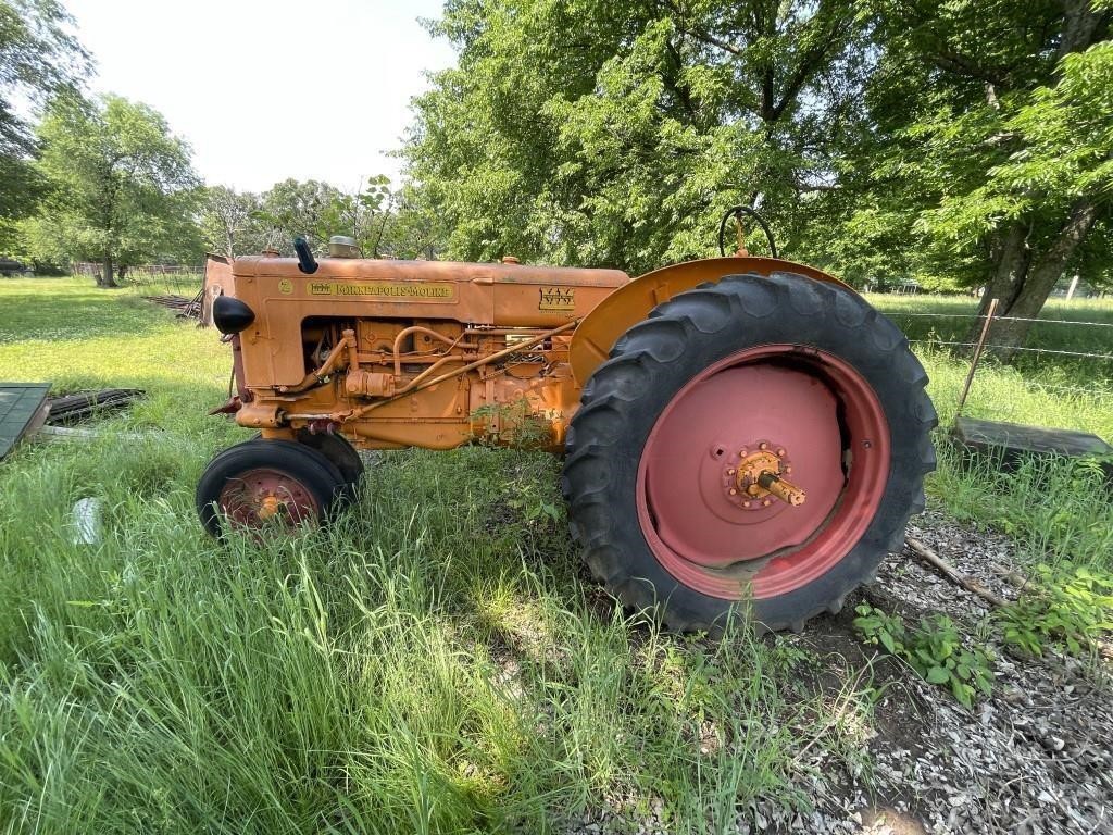 Minneapolis Moline Tractor Z Tricycle Front End