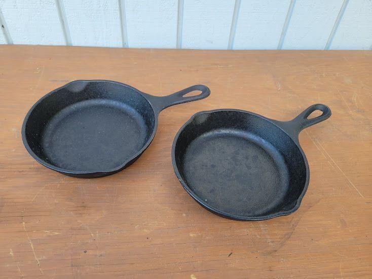 (2) LODGE 7" Cast Iron Pans