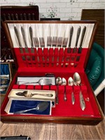 Community Plate Silverware/Case, Serving Utensils