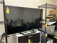 LG FLAT SCREEN TELEVISION - 60''