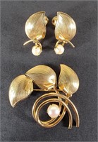 Taylor Maid Cultured Pearl Brooch & Earrings