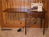 (B2) Singer Sewing Machine in Cabinet