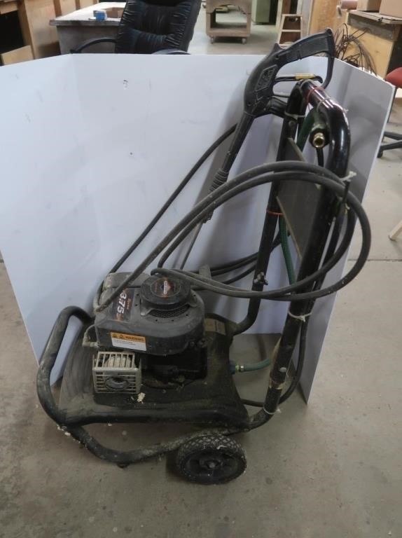 Briggs & Stratton Pressure Washer 2000 PSI 2 GPM