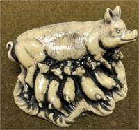 6" Marble Sow & Piglets Statue