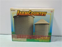 Ertl 1/64th Farm Country Grain Bin Playset