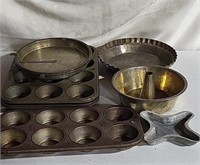 Assorted baking pans