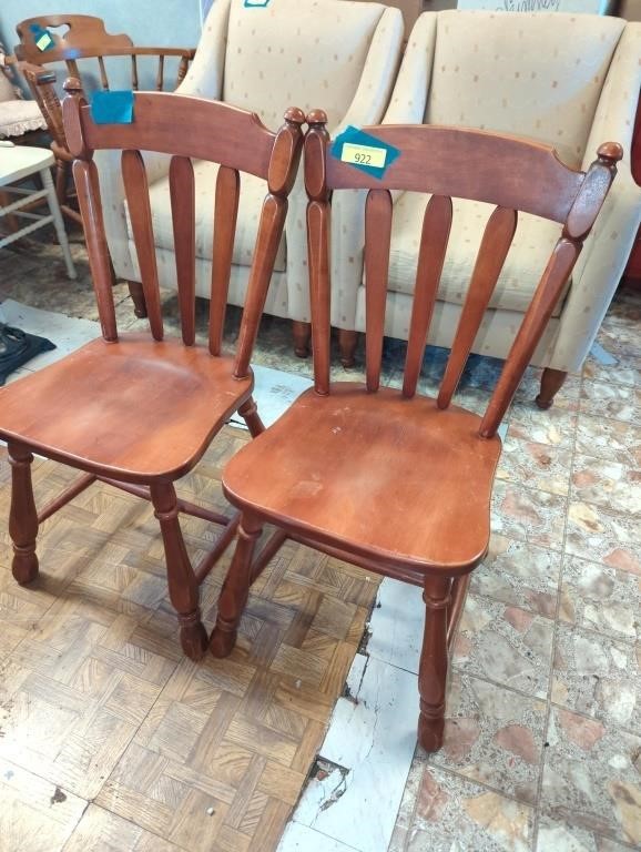 2 vintage maple table chairs