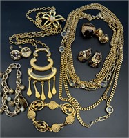 Vintage gold tone jewelry lot