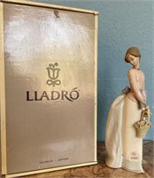 T - LLADRO FIGURINE 10"T (P29)