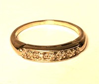 14Kt Ring Inset Clear Stones
