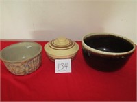 2 BOWLS,BAKING DISH-SPONGEWARE