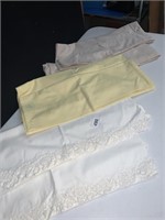 ASSORTED PILLOWCASES (6 TOTAL)