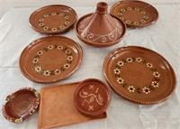 K - MIXED LOT OF POTTERY TAGINE & PLATES (L37)
