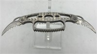 Street Weapon - Dual Bladed Serrated Knuckle Knife