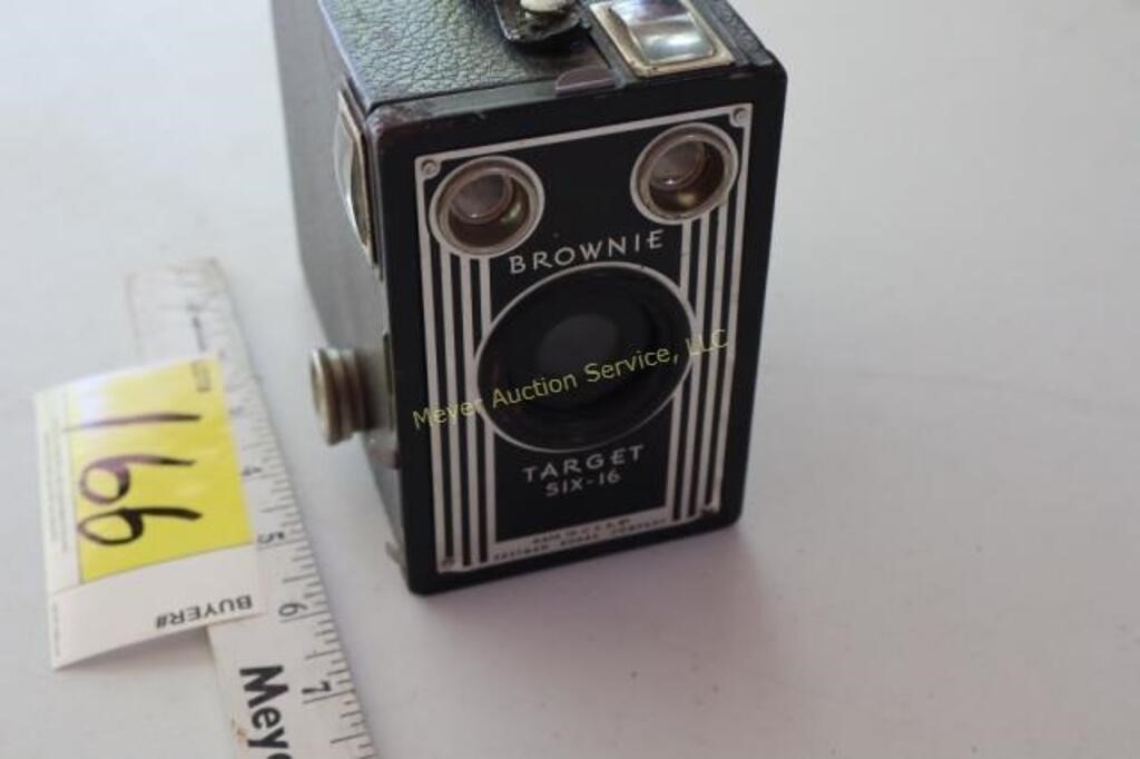Kodak Brownie Target 16-6 Camera