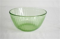 Vintage Green Pyrex Glass Mixing Bowl 7"