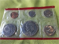 1977  UNCIRCULATED COIN SET