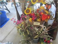 assorted vases w/flowers