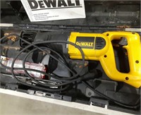 DeWAlt reciprocating saw with case