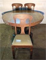 (JK) Vtg Round Oak Dining Table W/ 3 Chairs
