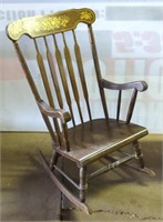 (JK) Wooden Rocking Chair