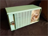 Vintage GE Radio & Box