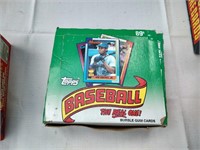Box of 1990 Topps Baseball Packs
