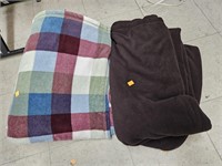 2 Cnt Blankets