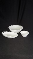 Vtg Milk Glass Wild Rose Berry Bowls & Serving