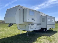 Lot 141. 2001 Skyline Aljo 5th Wheel Camper