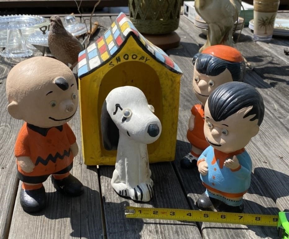 Carnival Chalk Peanuts Figurines