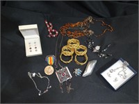 Mixed Lot of Vintage Jewelry / Some Sterling