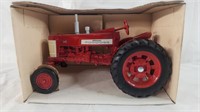 ERTL Farmall Die-Cast 350 Tractor in Box, 1/16