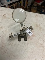 Magnifying Glass Vise