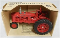 1/16 Farmall H Tractor