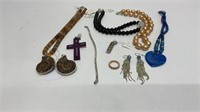 Various beaded/stone jewelry, some pendants are
