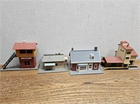 4 Various Train Village BUILDINGS (Plastic)