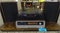 Clarinette 93 AM FM Stereo 8 Track Music Player